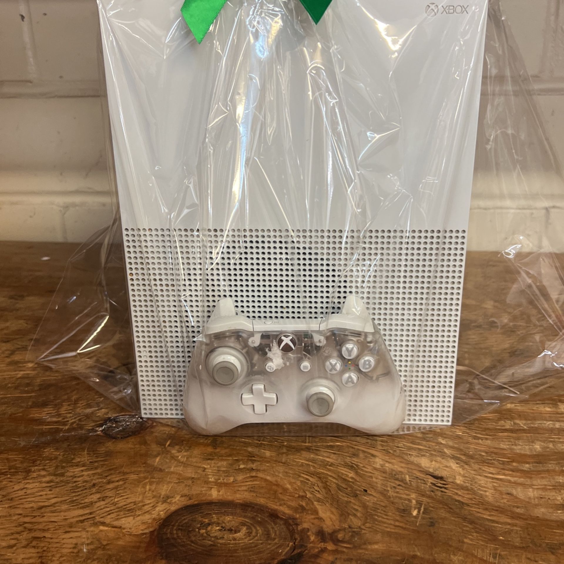 Xbox One S With Cords And Controller 