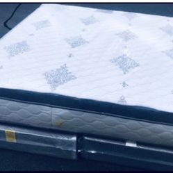 King size Mattress Pillow Top Medium 13”Thick Brand New( Box split Included) We Finance We deliver All Cities 
