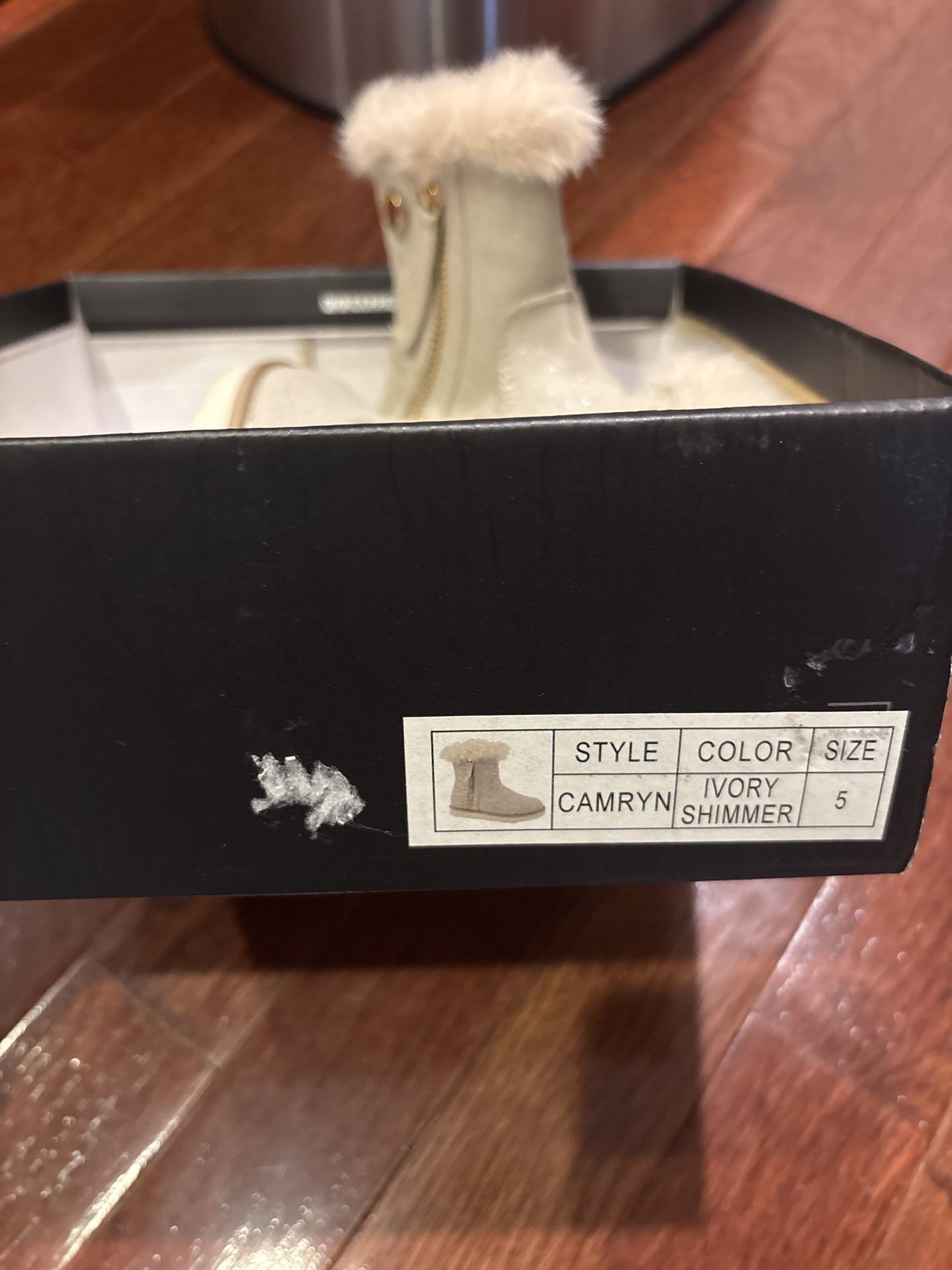 Toddler Tahari Boots -never worn