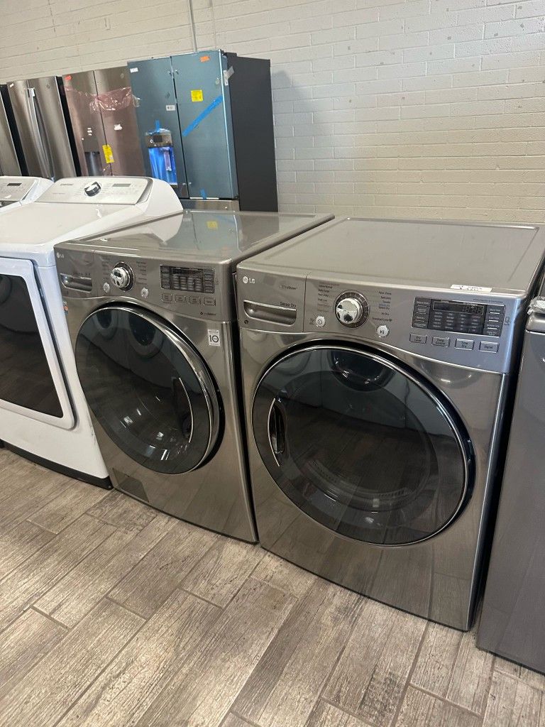 LG washer and dryer set gas dryer great condition