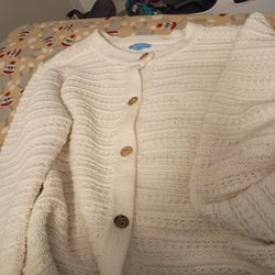 Draper James xxl crochet sweater very thick with beautiful gold buttons
