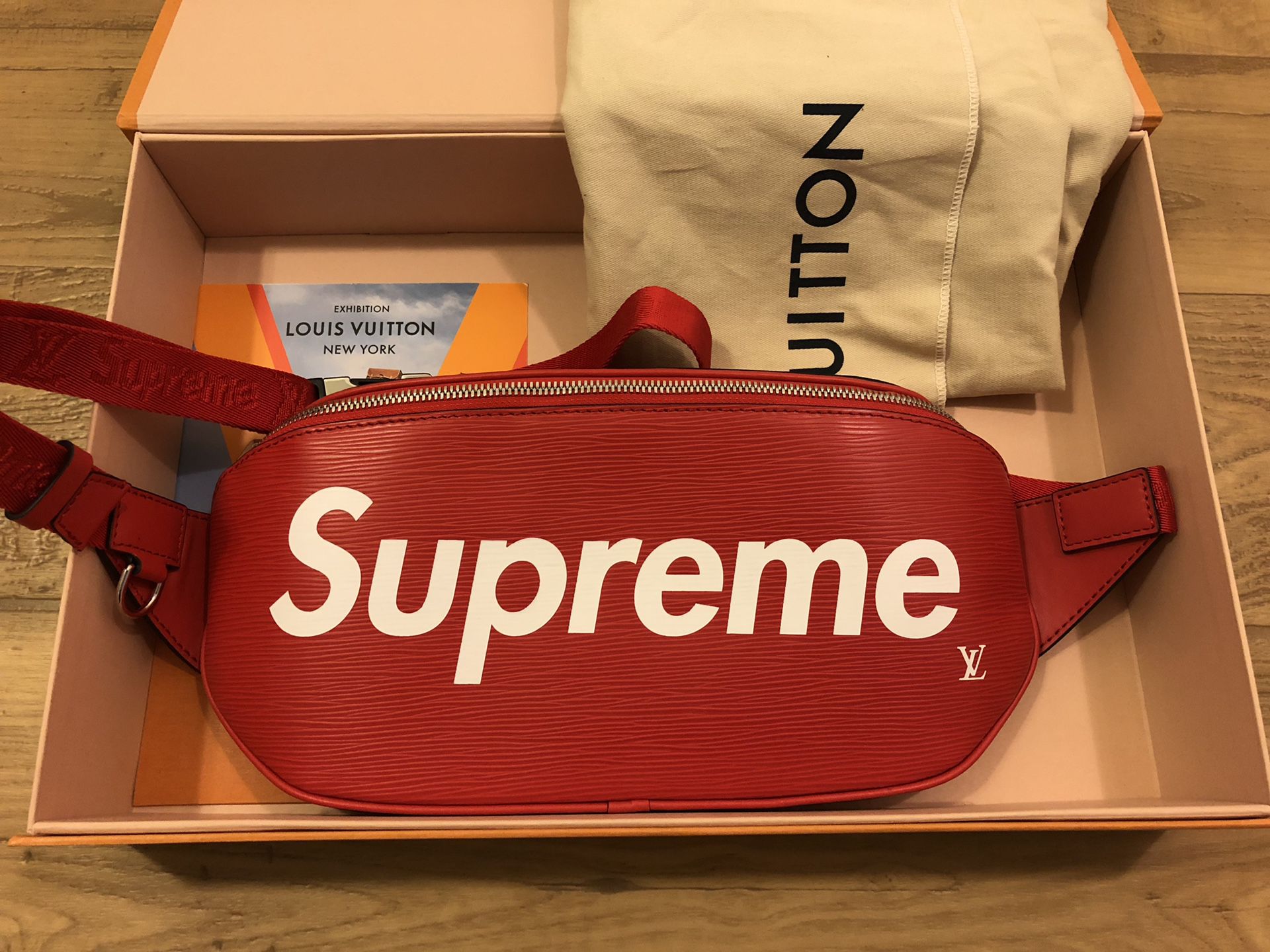 Supreme, Louis Vuitton bag fanny pack for Sale in New Port Richey, FL -  OfferUp