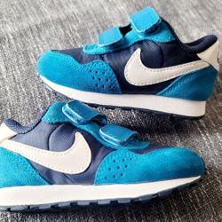 Zapatillas Nike CN8560-404 de ante sintético azul marino,  para niños, talla 5C
