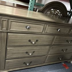 Wooden Dressers 