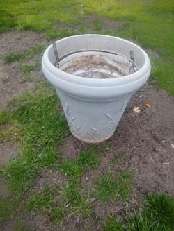 Flower pot 18 inch wide 20 inches high