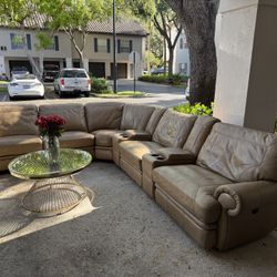Like new! Electric Leather Recliner Sectional Couch Sofa