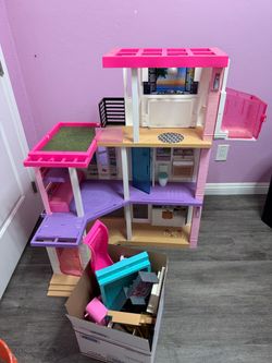 BARBIE DREAMHOUSE W/ LIGHTS & SOUNDS