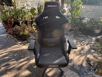 AK Racing Pro Infinity Ward Gaming Chair