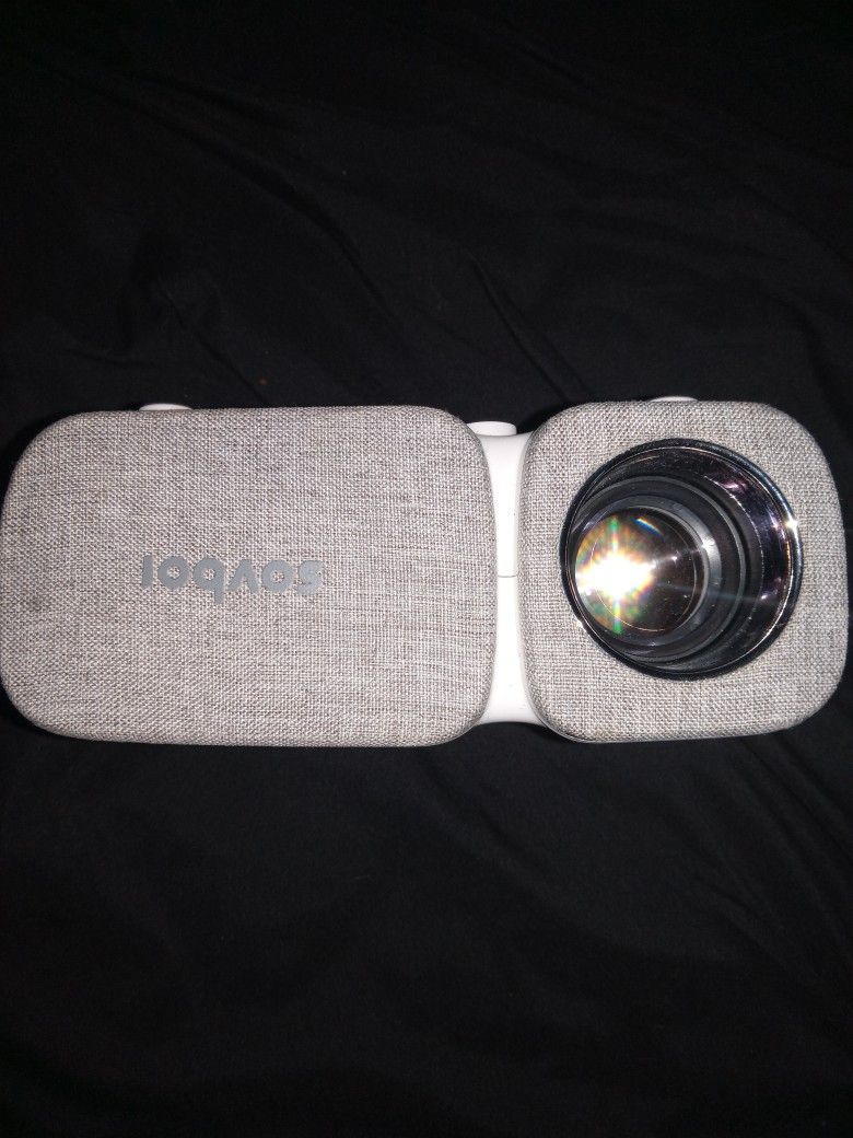 HD 1080p Movie/Gaming Projector
