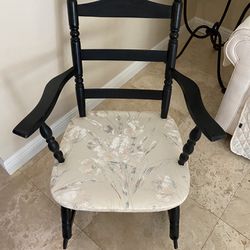 OLD SMALL ROCKING CHAIR 
