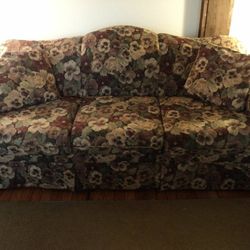 FREE AREA RUG Sealy FURNITURE Pansy Floral Tapestry Sofa Couch w/matching pillows LIKE NEW!