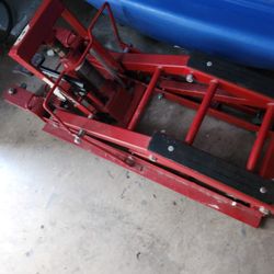 motorcycle 🏍 lift 