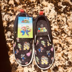 Super Mario - Kids Size 11