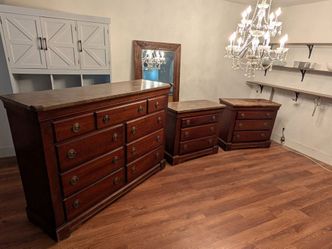 Bassett Cherry Finish Dresser & 2 Nightstands + Coordinating Mirror