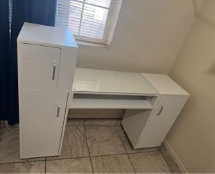 Nail Desk Like new