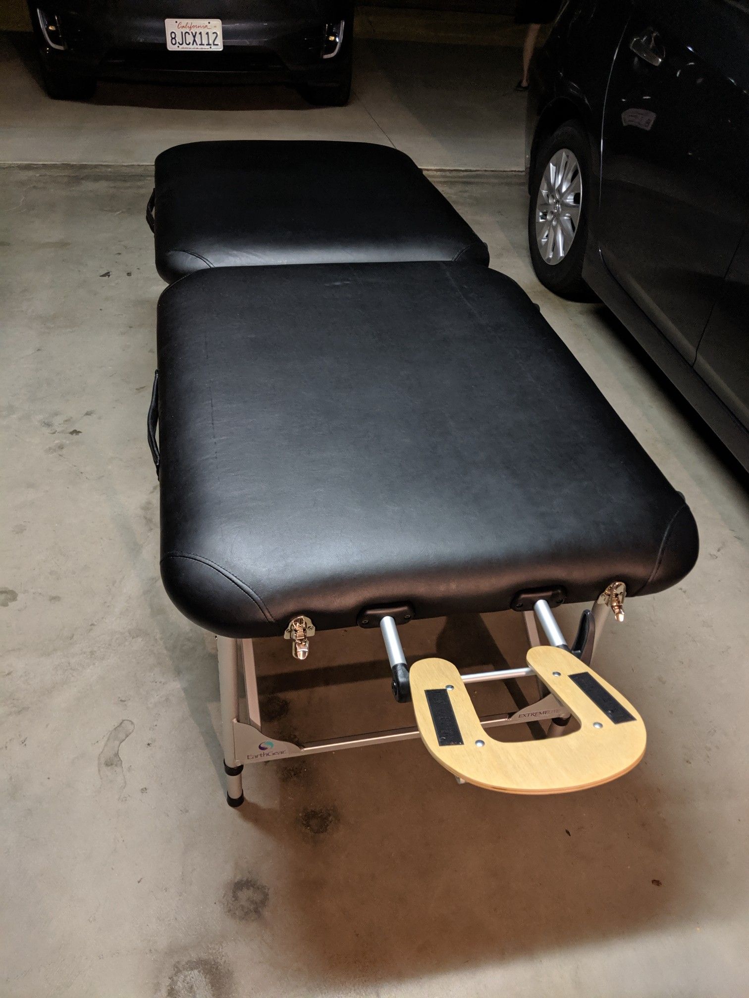 Earthgear ExtremeLite aluminum massage table portable