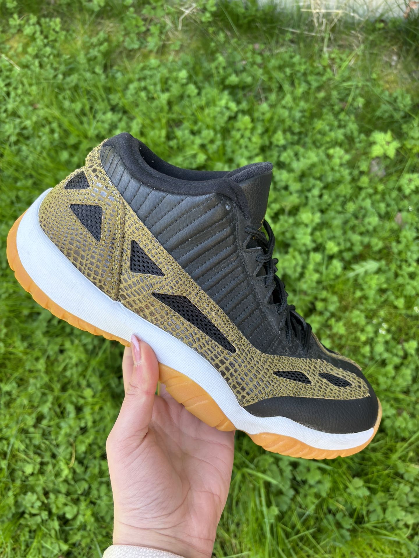 Jordan 11 Low IE Militia Green