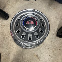 Chevrolet super sport hubcaps 14 inch￼