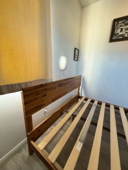 Queen platform bed