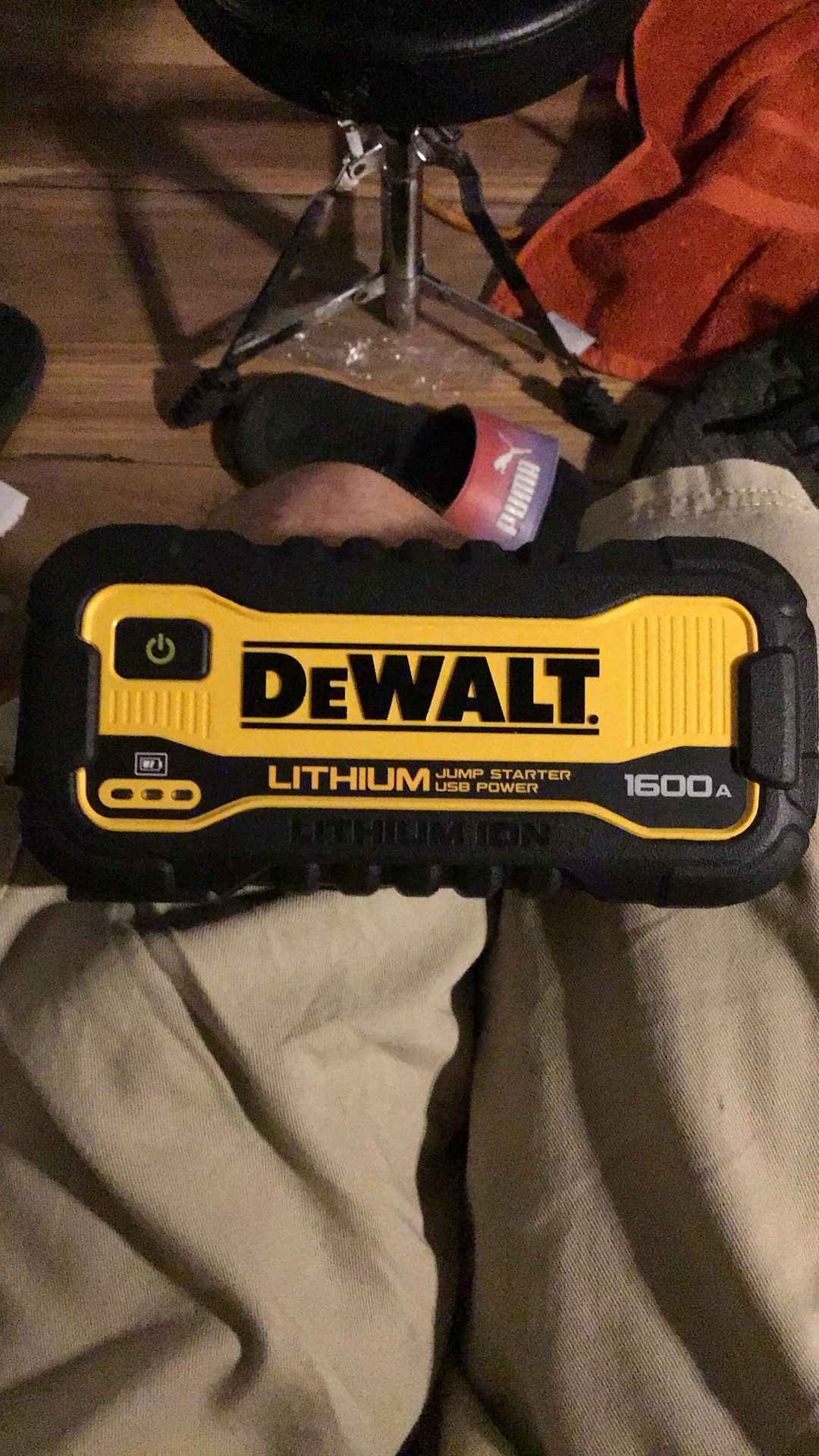Dewault 1600 Amp Jump Starter