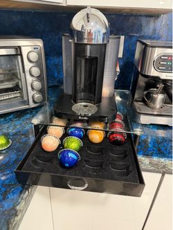 Nespresso machine with coffee tray