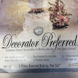 Wilton Baking Pan Set