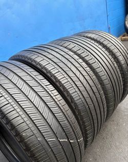 235 55 18 Michelín I'm selling this set of tires with 80% life left on all 4