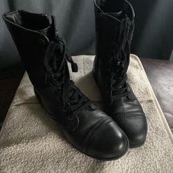 Black boots women’s
