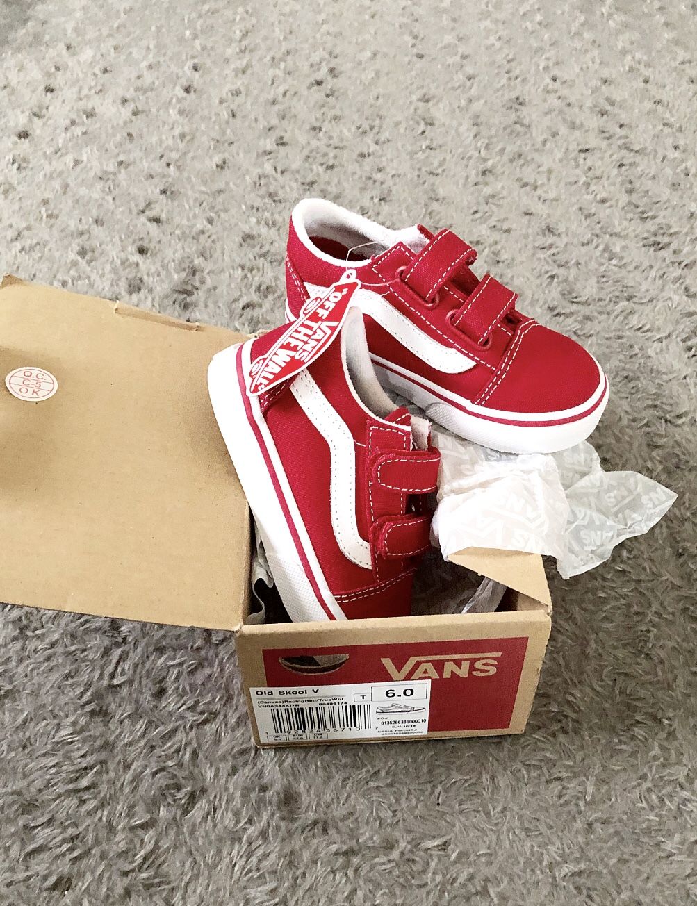 New! Toddler Vans Classic paid $50 size 6 with box & tags. Color red lo-top signature waffle rubber sole.