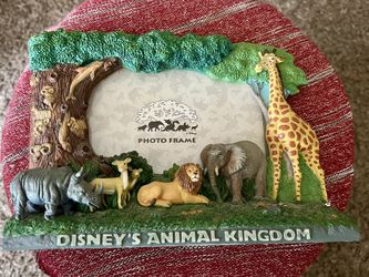Disney’s Animal Kingdom Safari Photo Frame – 3D Animals (Lion, Elephant, Giraffe, Rhino) 🦁🐘🦒