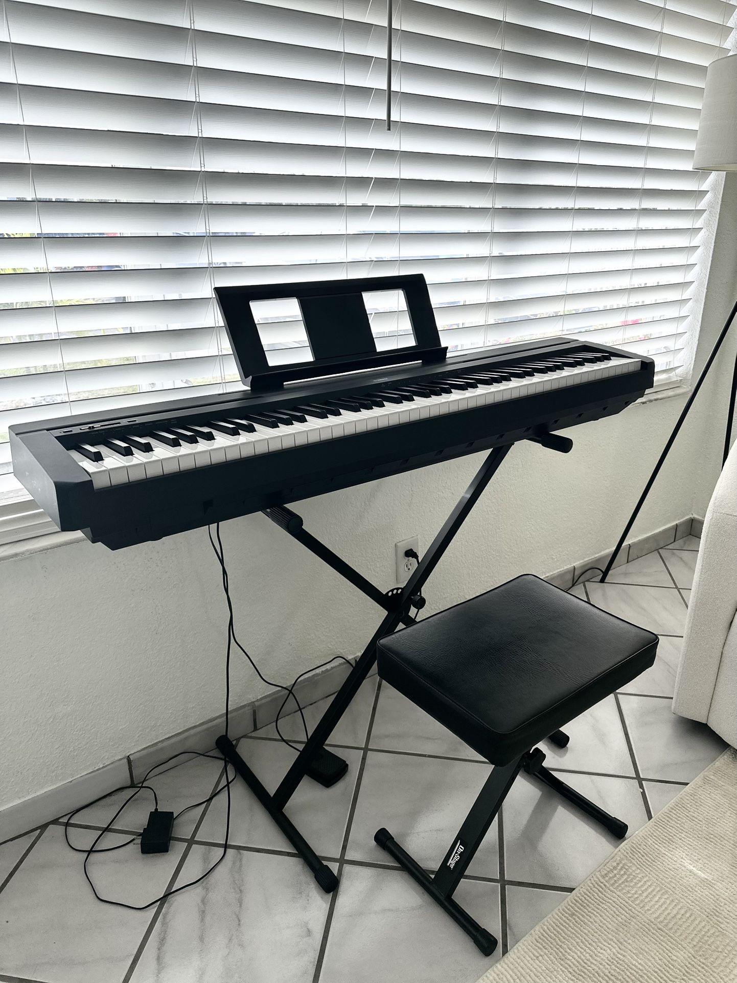 YAMAHA DIGITAL PIANO P-45 SET