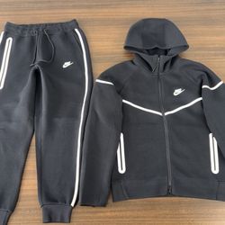 Black Reflective Nike Tech