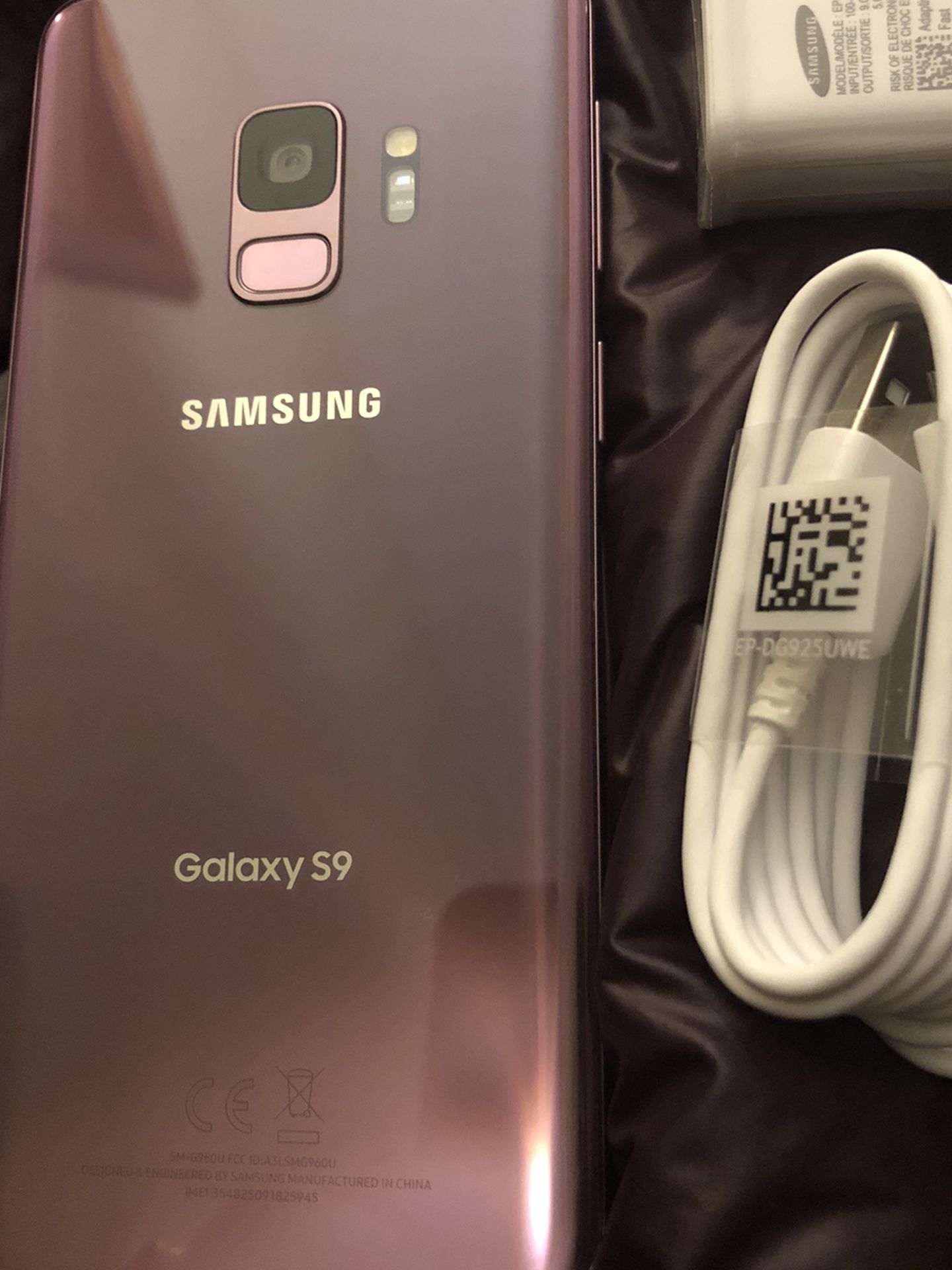Samsung galaxy s9 (64gb) unlocked , sold with store warranty