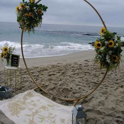 Circle flower arch