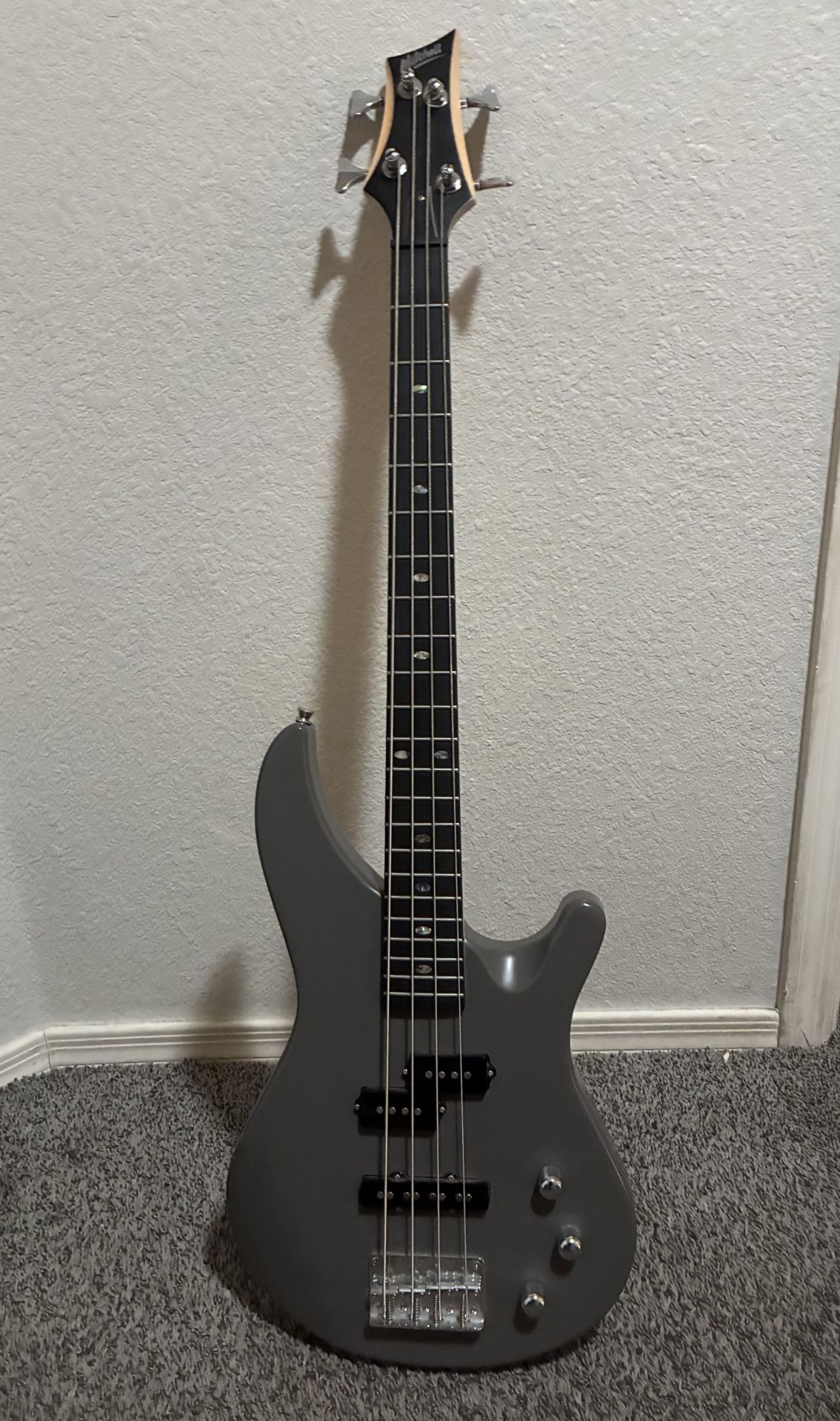 Mitchell 4 String Shortscale Bass Charcoal Gray