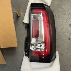2016 Gmc Yukon - LED Taillight Assembly