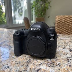 Canon 5D Mark IV + Lenses