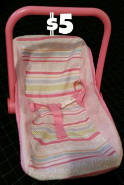 Toy baby carrier
