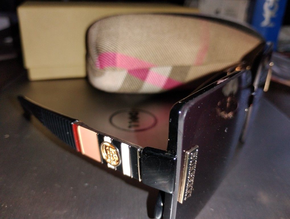 Burberry Sunglass