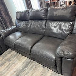 They are 2 living room armchairs