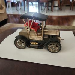Vintage Ford Model Car A.M. Transistor Radio