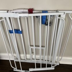 Dog Gate in Great Condition Moving must sell
