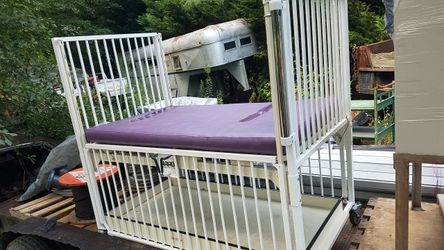 Baby crib steel construction