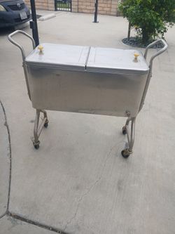 Trinity Cooler On Wheels 