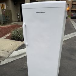 11 Cubics Tall Standing Upright Freezer