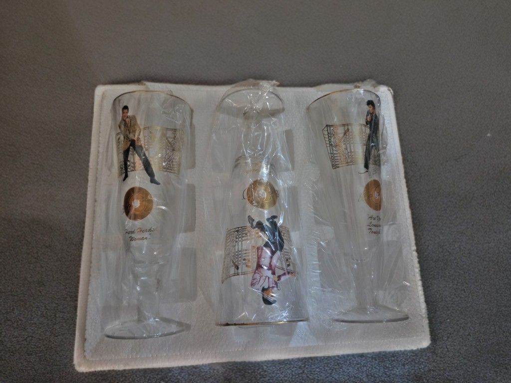 Elvis Presley Glass Set