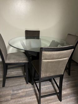 Like New Dinning Table