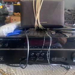sound system 5 speakers 1 whoofer  yamaha RXV385