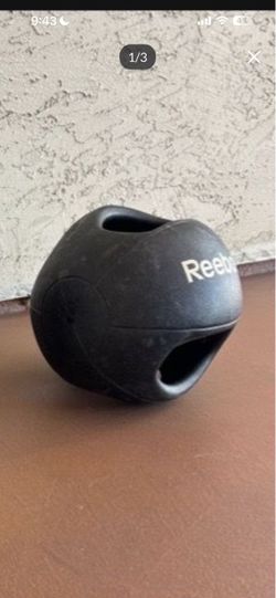 One Reebok Dual Grip Xerball Medicine Ball 8 LB
