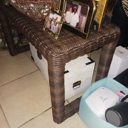 46in Drexel Heritage Indoor /Outdoors Wicker Rattan Look Solid Made Gorgeous Table / Side Table 50 Firm